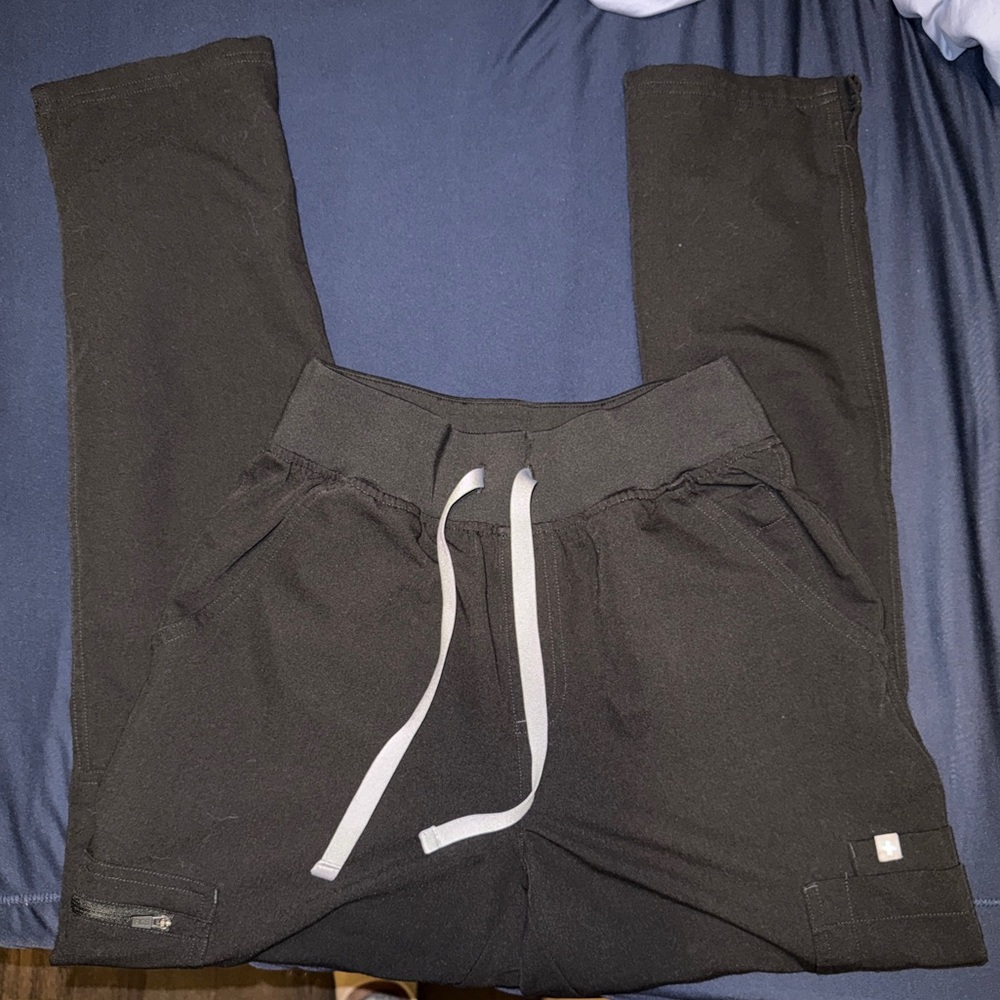 Figs- BLACK Yola High Waisted 2.0- petite skinny scrub pants XS PETITE